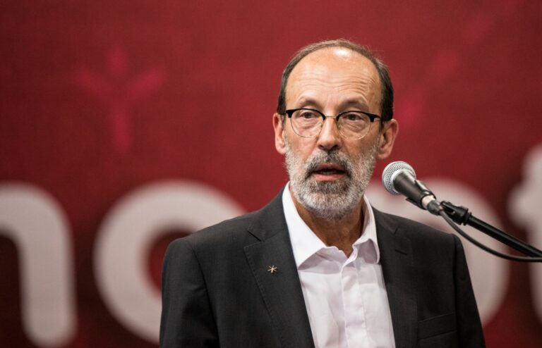 "Seria um erro não aproveitar a experiência de ensino à distância"