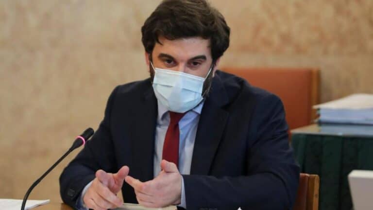 Ministério da Educação vai auditar avaliações de alunos para travar inflação de notas