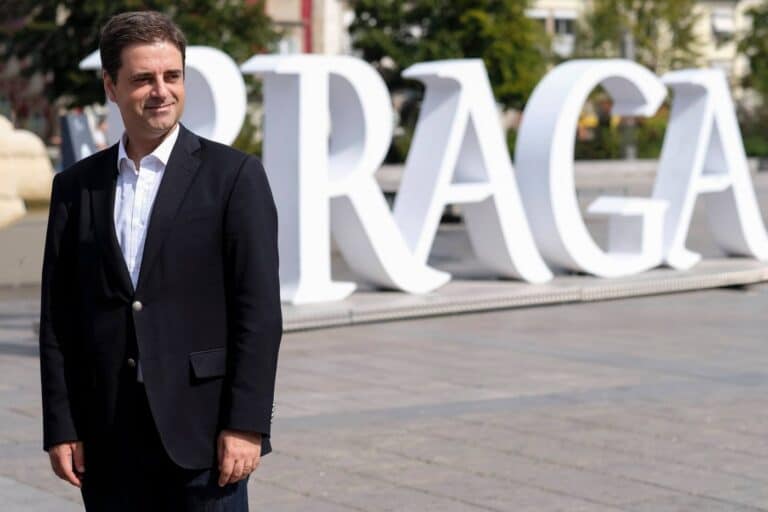 "Ou vão para a Alameda ou não terão condições para retomar actividade"