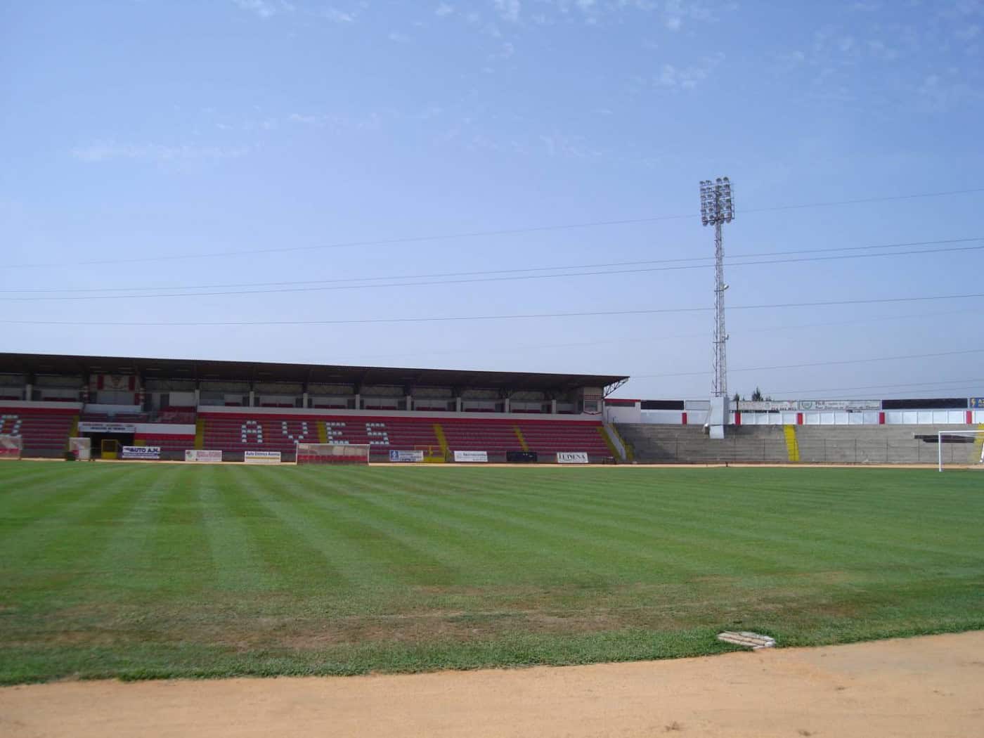 Estádios do Aves e Rio Ave podem ser utilizados na retoma da Liga NOS