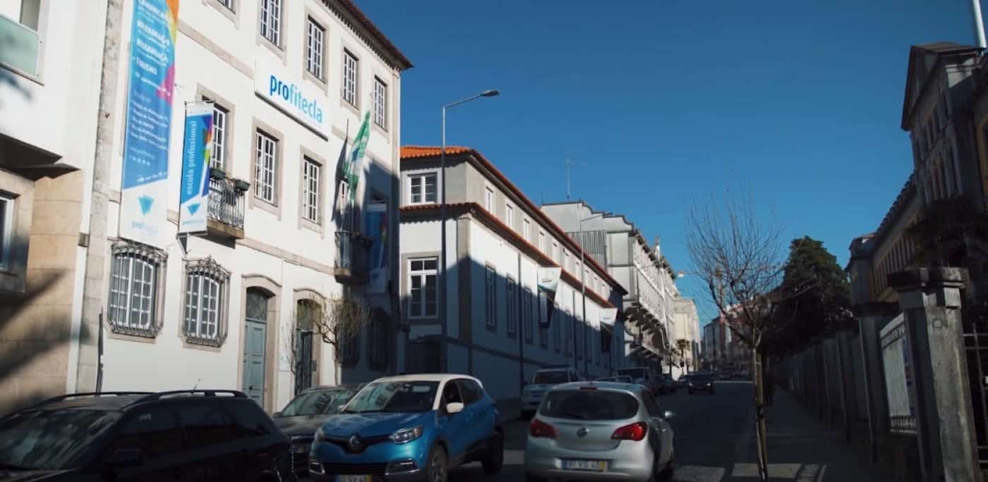 Profitecla dá a conhecer oferta de cursos através de sessão online