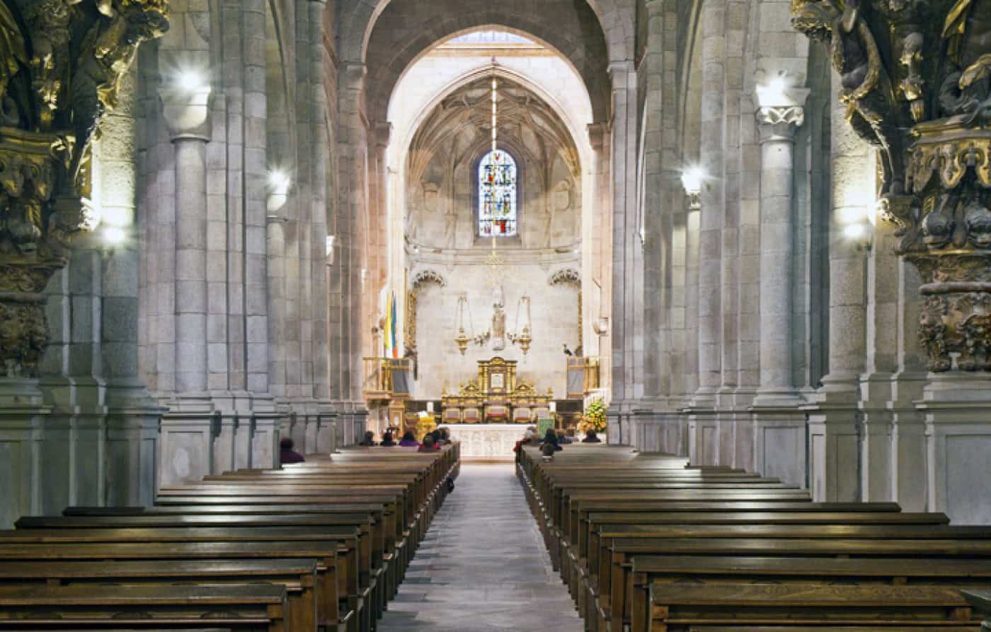 DGS alerta para “risco aumentado” de propagação do vírus nos cultos religiosos