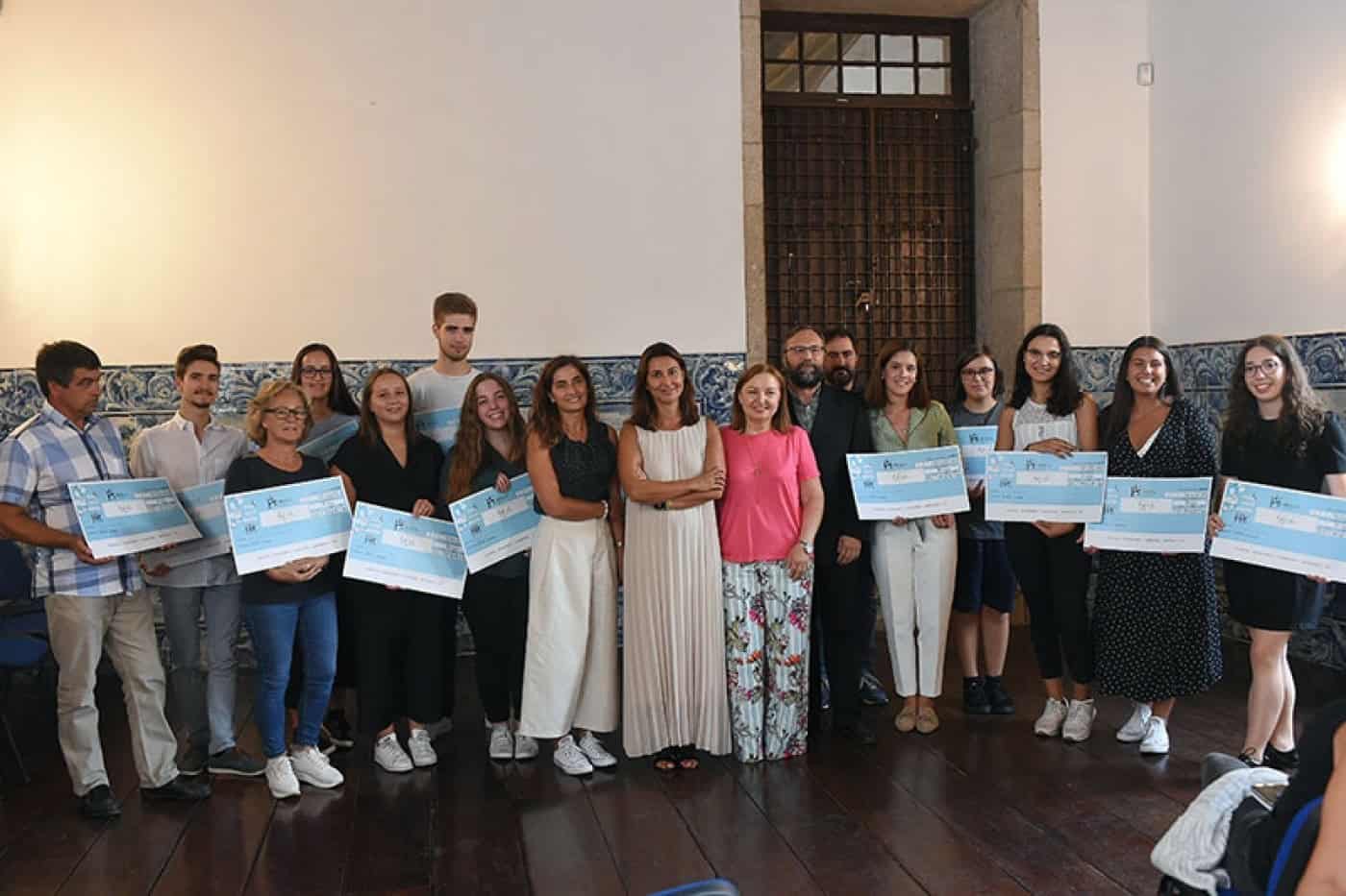 CM Braga distribui 15 bolsas de mérito a estudantes do Ensino Superior