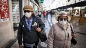 Mais 12 mortes e 195 novos casos de Covid-19 em Portugal