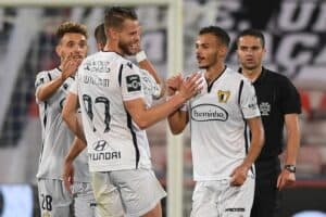 Famalicão vence na deslocação ao Gil Vicente e iguala Sporting