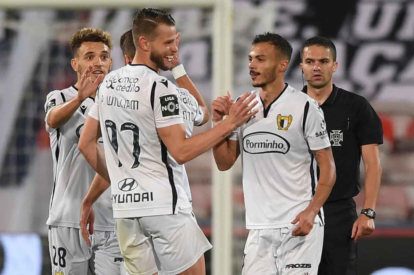 Famalicão vence na deslocação ao Gil Vicente e iguala Sporting