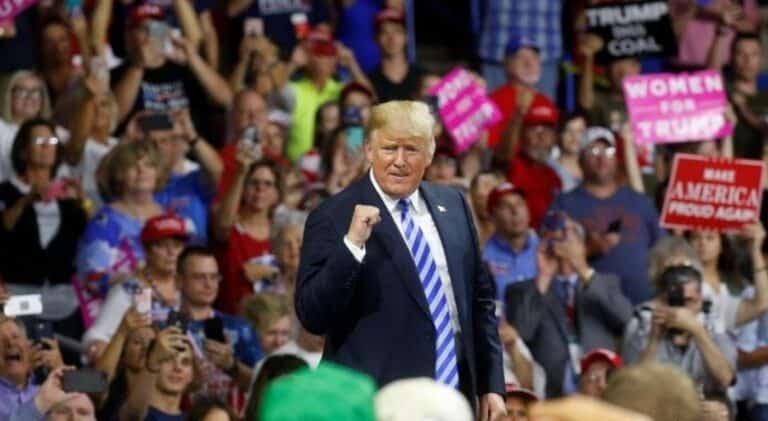 Participantes têm de assinar termo de responsabilidade nos comícios de Trump