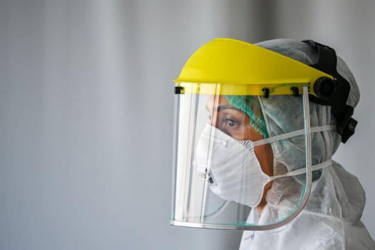 Duas mortes e 300 novos casos de Covid-19 em Portugal nas últimas 24h