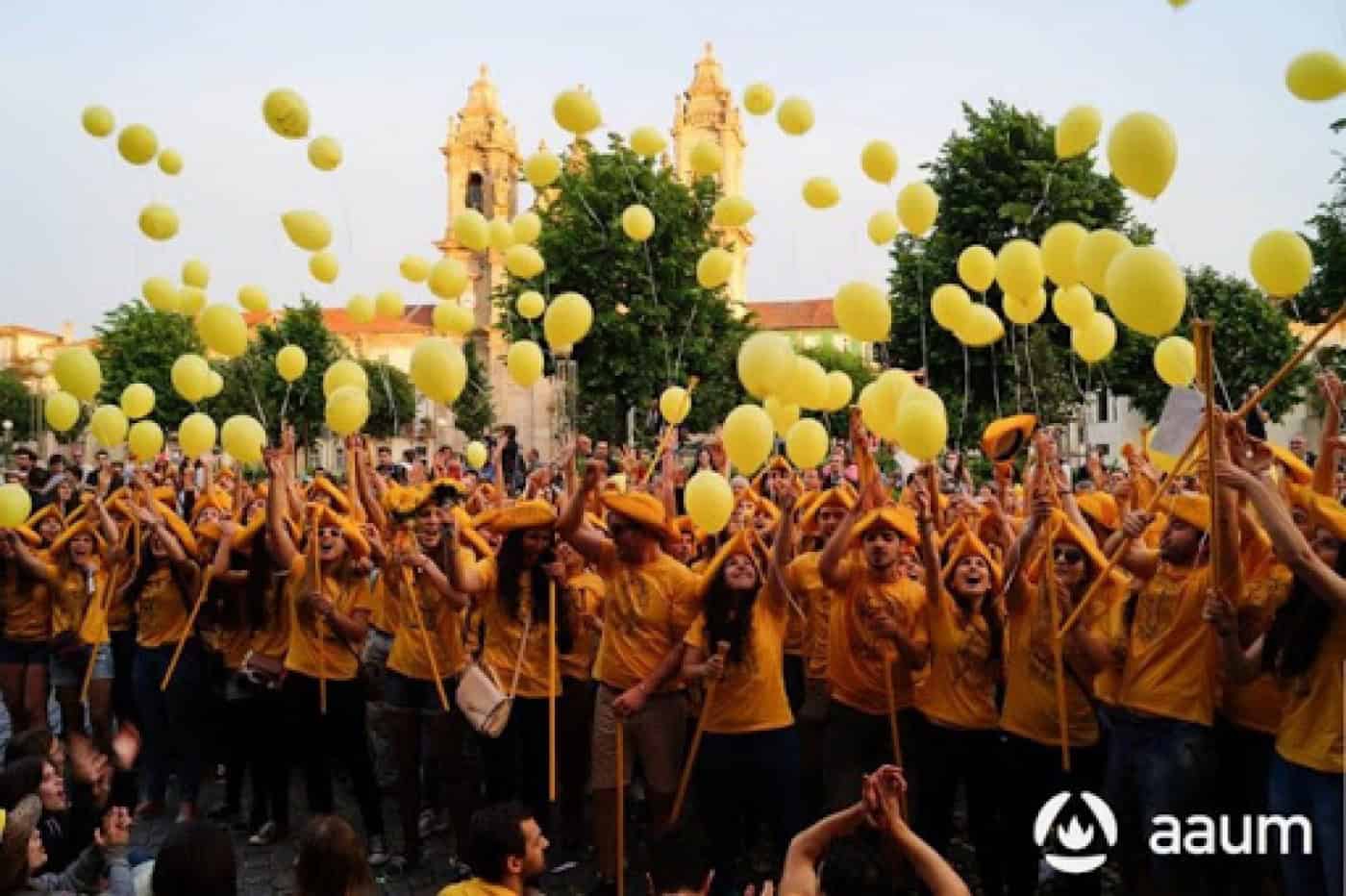 Pandemia mais do que duplica pedidos de bolsa de estudo