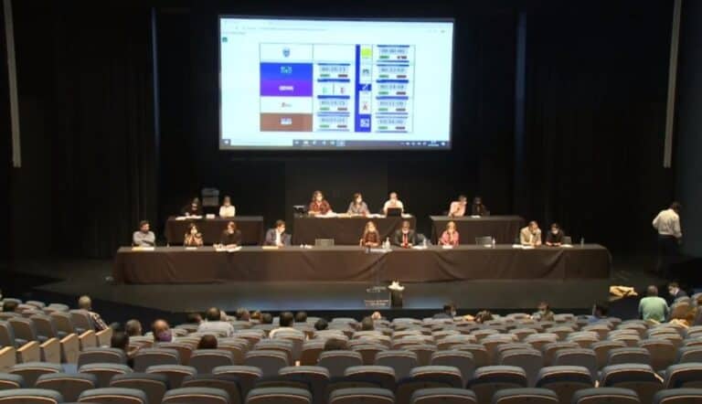 Comentadores do Praça do Município elogiam transmissão das Assembleias