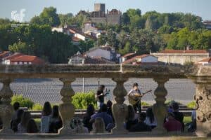 "Os artistas não precisam de subsídios, precisam de trabalho"