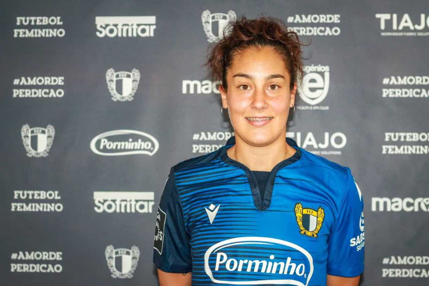 Defesa central espanhola assina pelo FC Famalicão