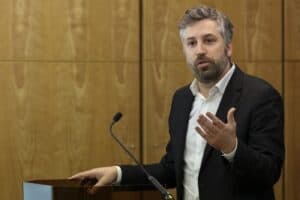 Governo admite acabar com restrições de lotação nos transportes