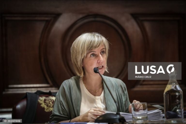 Realizadas menos 896 mil consultas hospitalares até Junho - Ministra