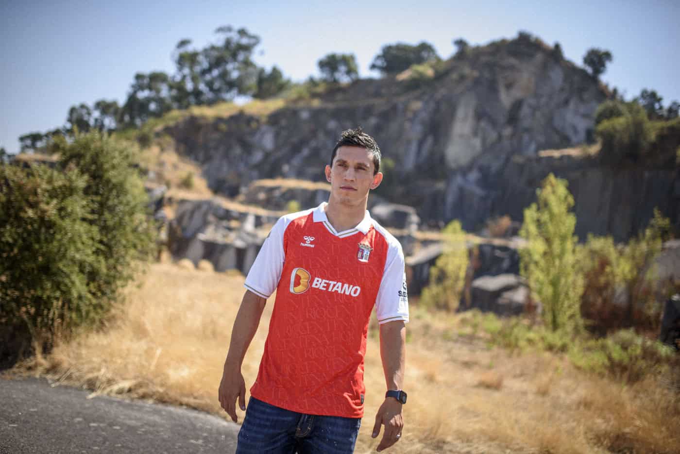 SC Braga oficializa contratação de André Castro