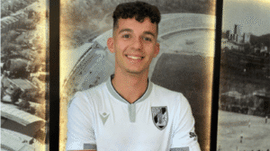 Vitória SC blinda&nbsp; jovem avançado com cláusula milionária