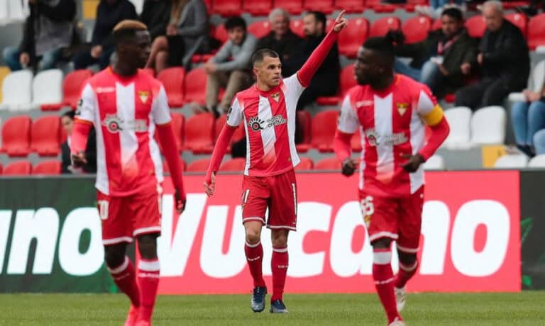 Aves falha recurso para se manter nas provas profissionais