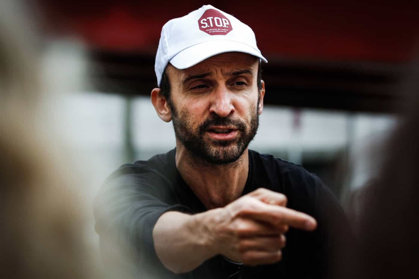 Apenas 1 metro de distanciamento nas escolas. STOP exige evidências científicas