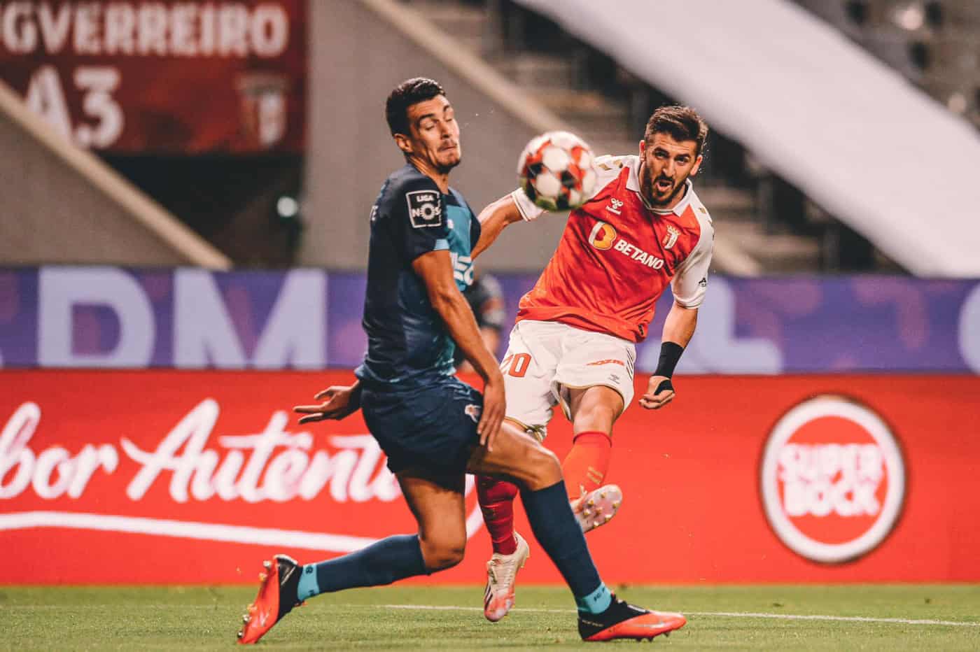 Paulinho tem clubes interessados, mas regressa à Pedreira 5ª feira