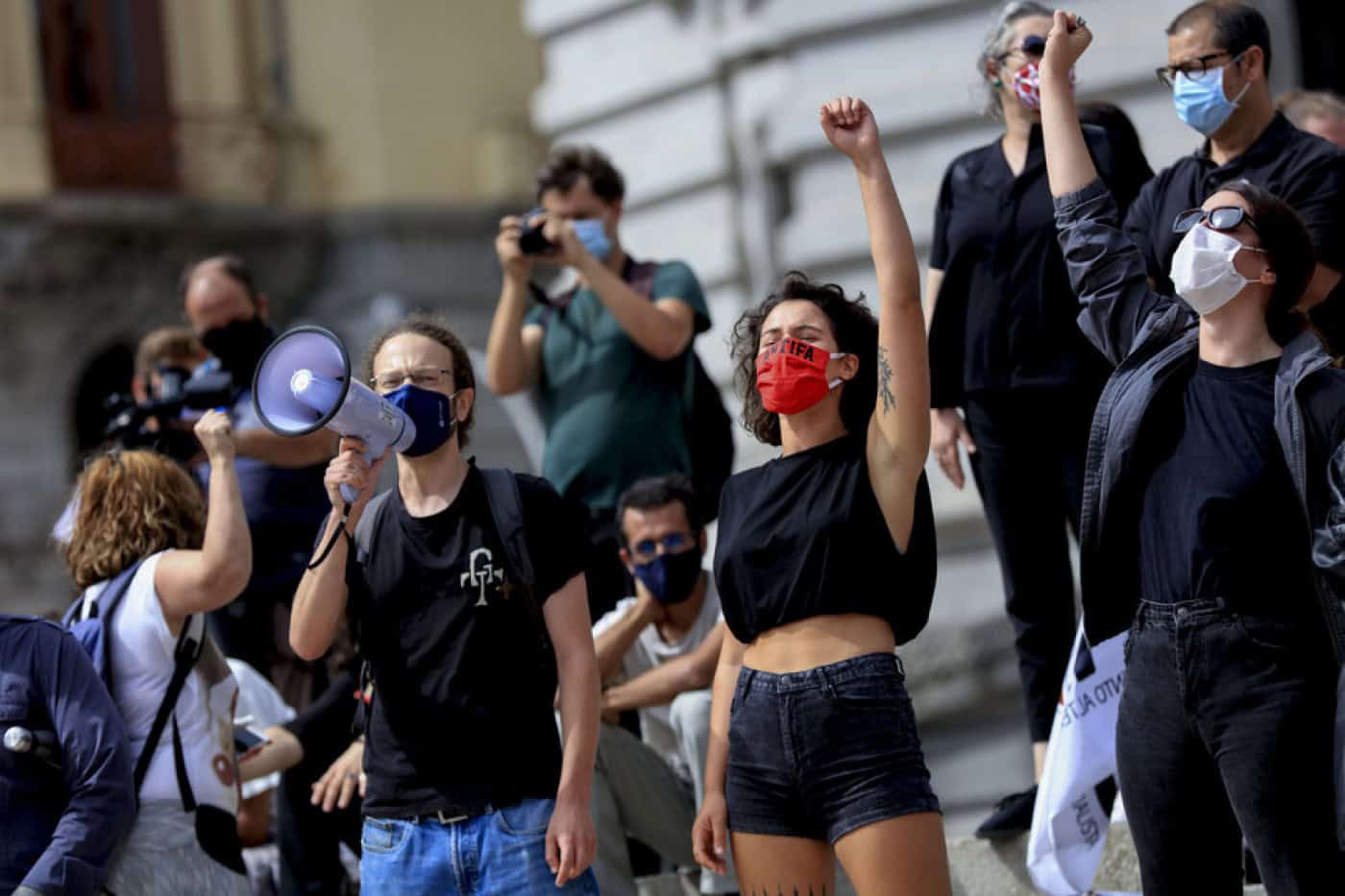 Centenas manifestaram-se no Porto e em Lisboa contra o fascismo e o racismo