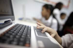 Escola Digital quer distribuir 100 mil equipamentos na 1.º fase&nbsp;
