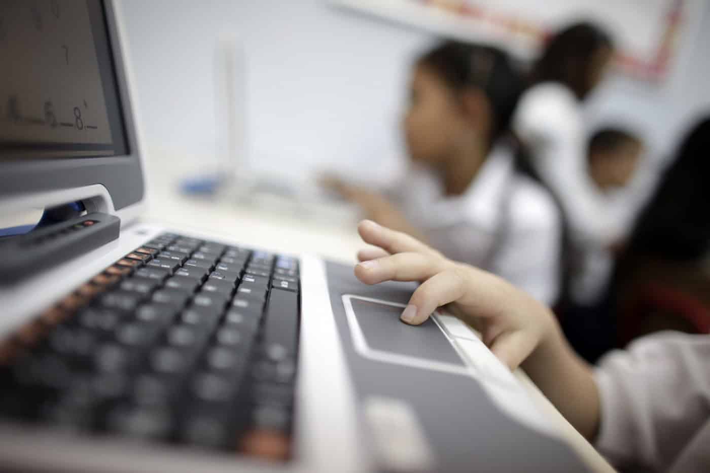 Escola Digital quer distribuir 100 mil equipamentos na 1.º fase
