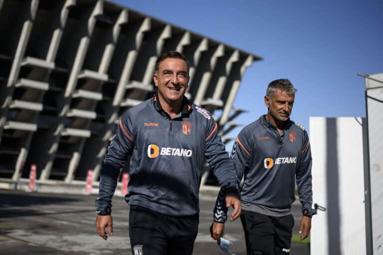 Esgaio elogia método de trabalho de Carlos Carvalhal