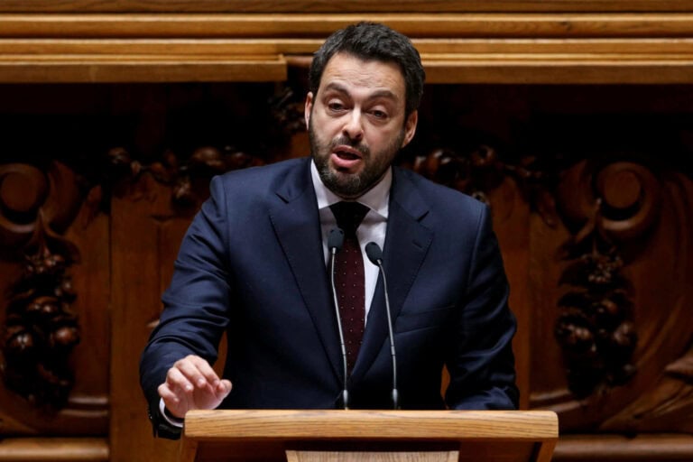 Empresas com apoios do Estado têm 12 meses para repor níveis de emprego