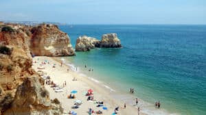 Ryanair adiciona 14 voos semanais do Reino Unido para Faro em Setembro e Outubro