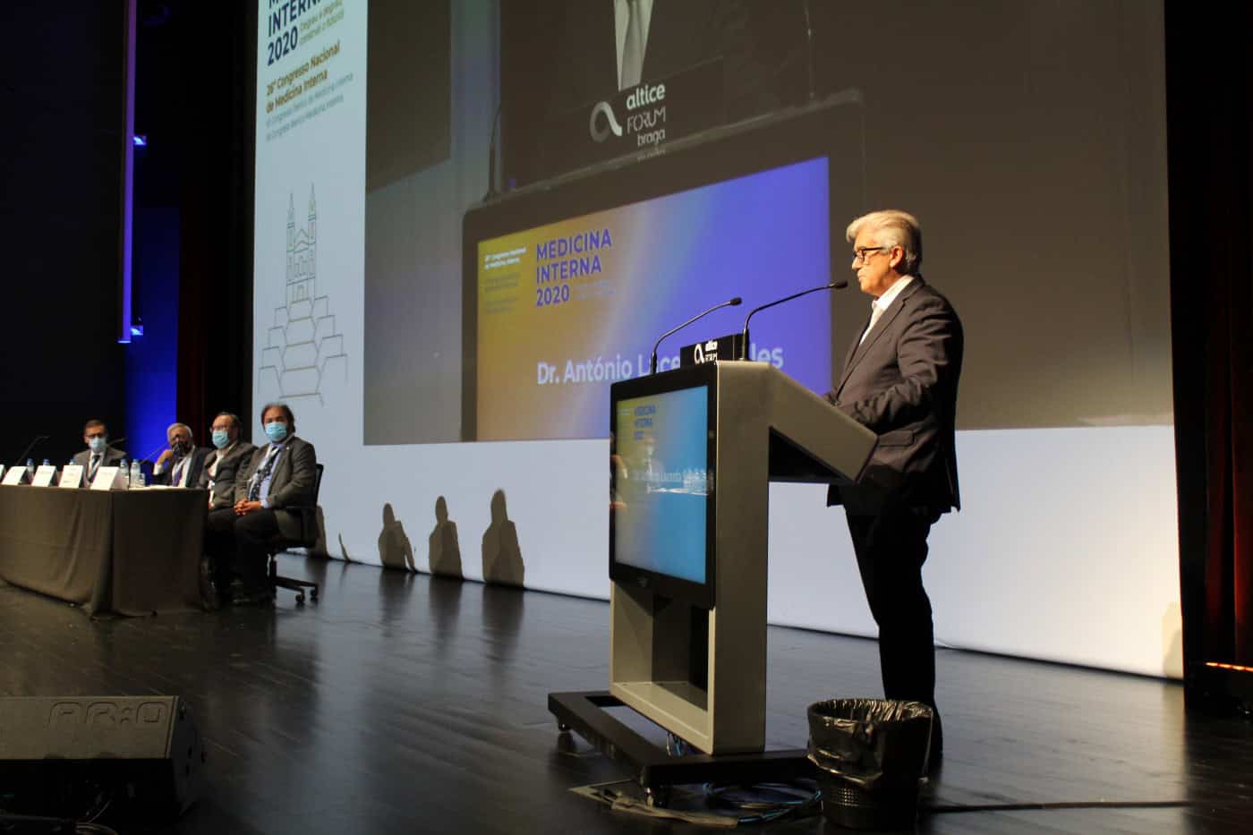 Governo disponível para negociar com médicos de medicina interna