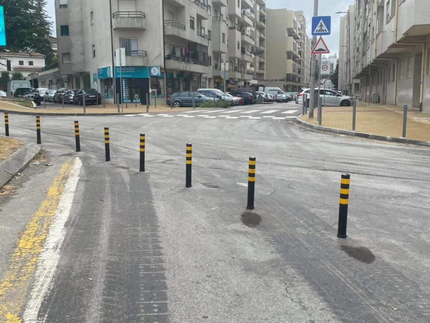 Moradores das Fontainhas lançam abaixo-assinado a exigir retirada imediata de pilaretes