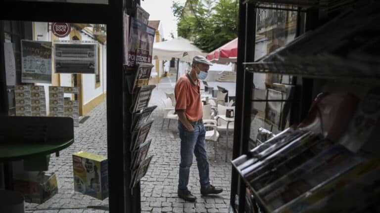 Mais 320 casos em 24 horas