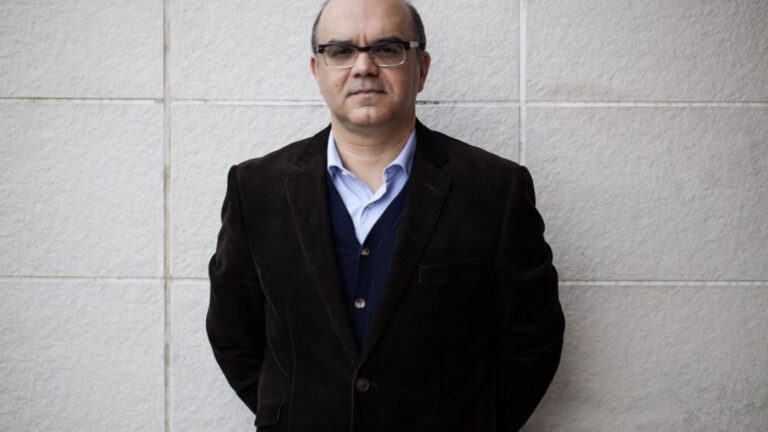 Docente da UMinho lança livro sobre impacto da pandemia no sistema económico e social