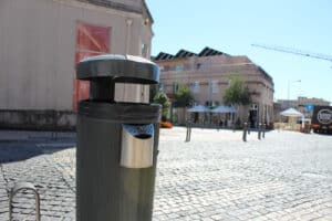 Lei das beatas prevê coimas a partir de hoje; Agere colocou mais de mil papeleiras