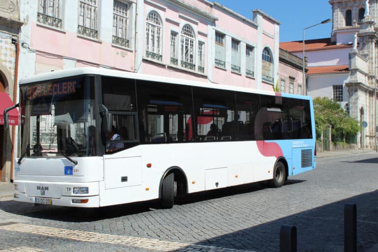 TUB estudam plano “difícil” para regresso às aulas