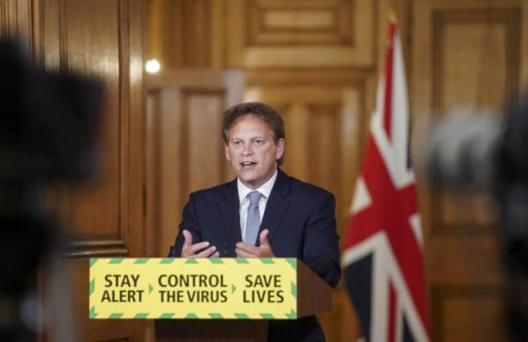 Baixa taxa de positivos manteve Portugal como país seguro para Inglaterra