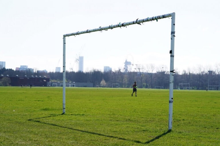 Futebol amador. A testagem será o último recurso em casos de transmissão comunitária