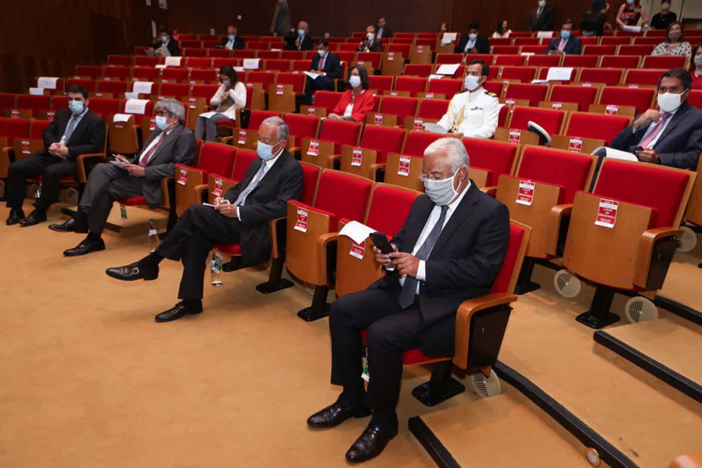 Especialistas e políticos voltam a reunir-se para analisar situação da pandemia em Portugal