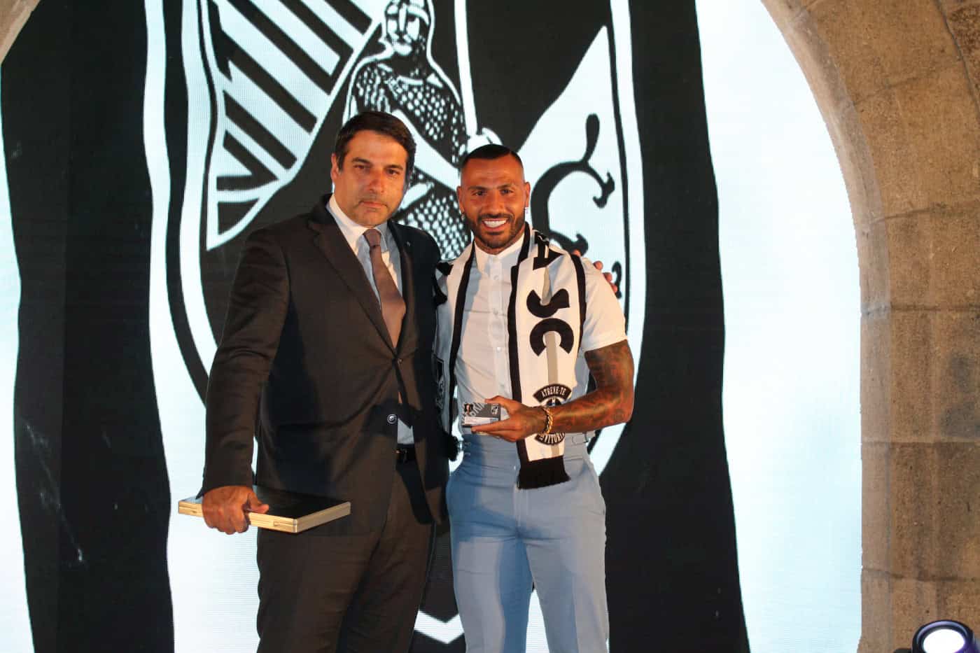 Quaresma garante: "Vou acabar a carreira no Vitória"