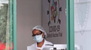 Teste da vacina de Oxford suspenso