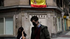 Espanha regista mais de 11 mil novas infeções sendo um terço em Madrid