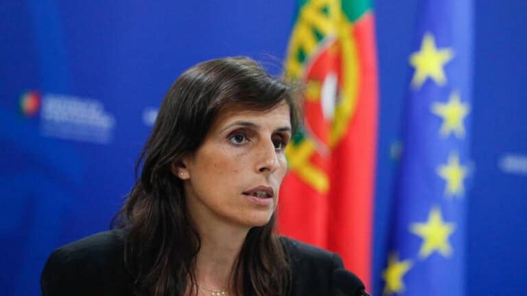 Jamila Madeira surpreendida com saída do Governo