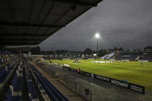 Jogos-teste com público nas bancadas poderão arrancar no próximo mês