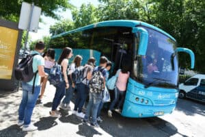 Transporte escolar. CM Famalicão acusa empresa de incumprimento