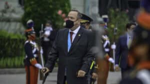 Presidente da Guatemala infectado com Covid-19