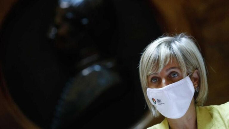 Ministra confiante na resposta do SNS a uma nova vaga da pandemia