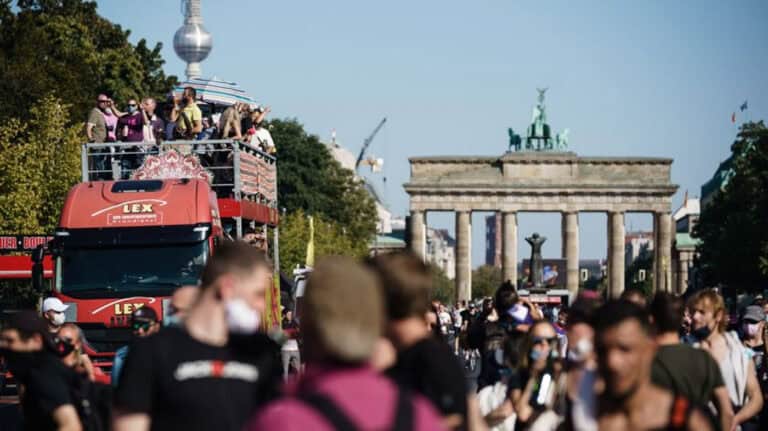 Alemanha com mais de dois mil casos e 15 mortos nas últimas 24 horas