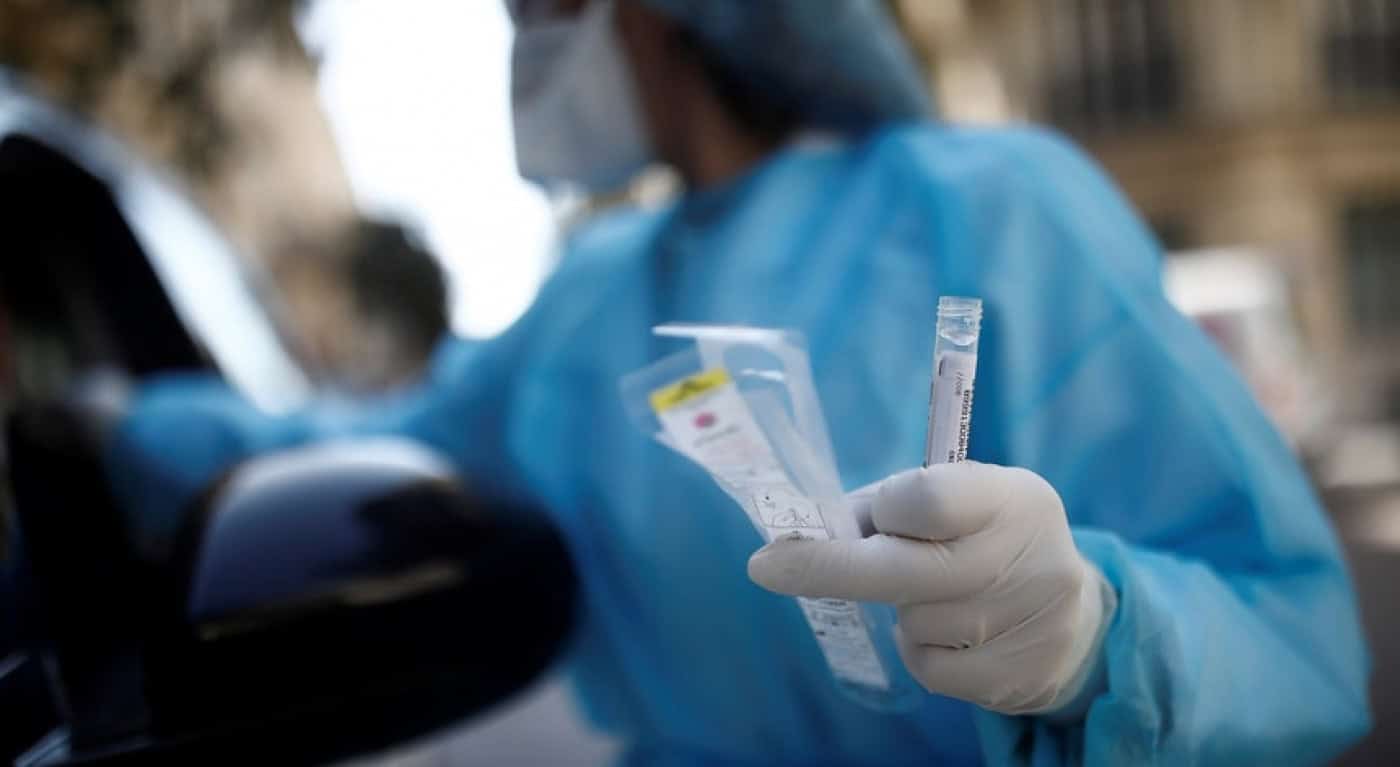 Portugal regista mais cinco mortes e 899 casos de covid-19