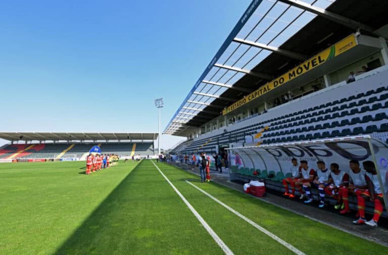 Clubes querem fim da "discriminação" e regresso imediato do público aos estádios