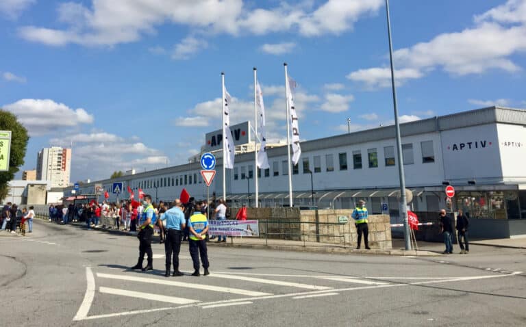 Trabalhadores da Aptiv exigem aumento salarial e recuperação de direitos